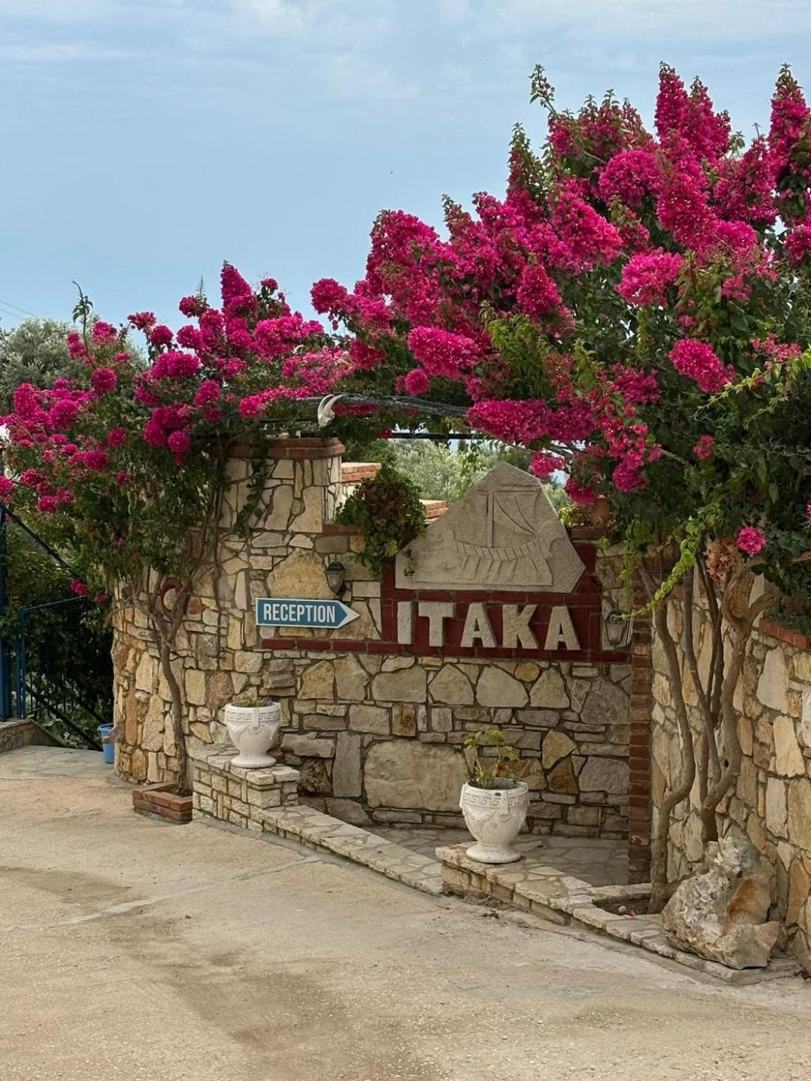 Itaka Hotel Lukova Kültér fotó